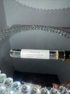 Floral Street Wonderland Peony eau de parfum 8 mL 0.27 fluid ounces